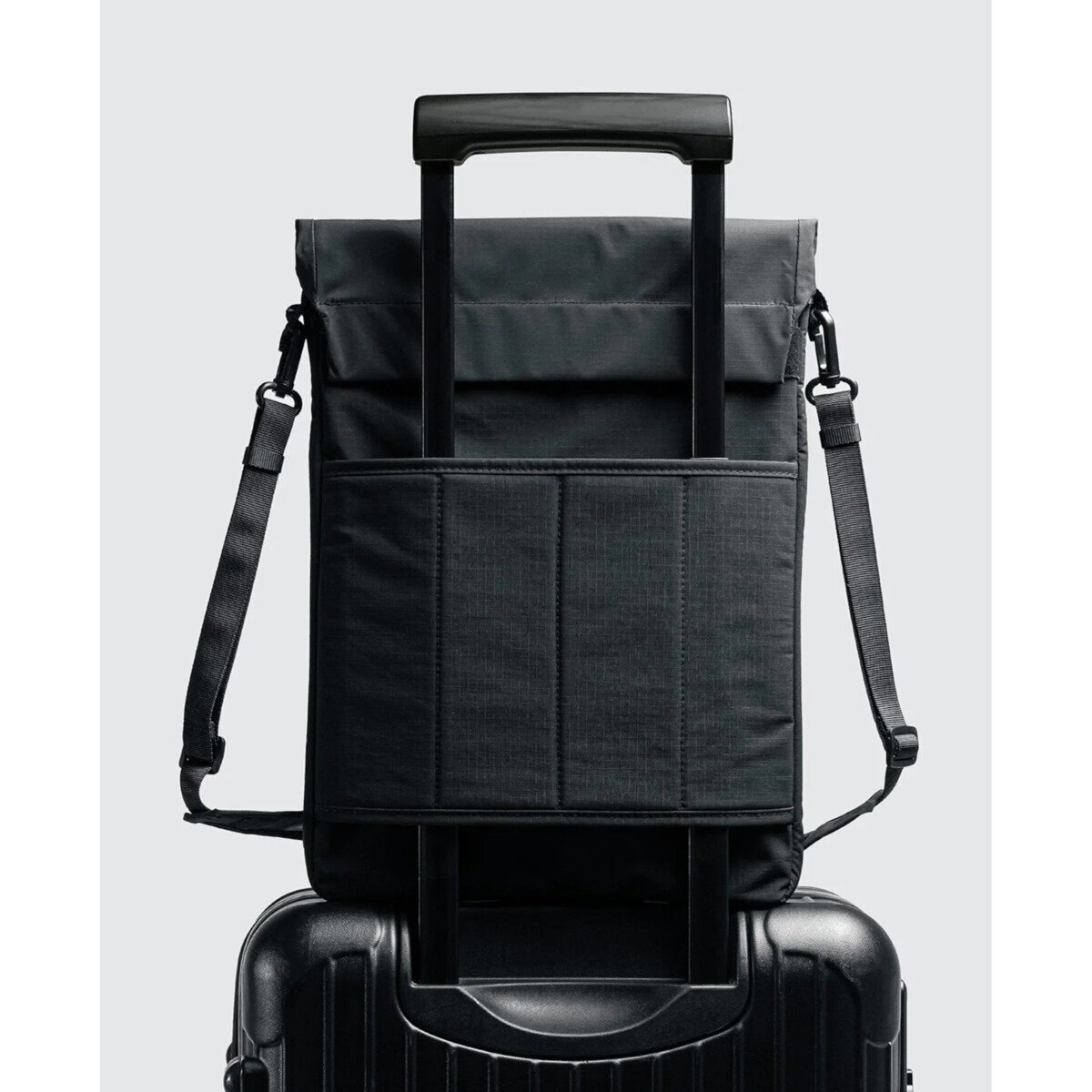 bitplay / Essential ラップトップスリングバッグ （16インチ用）/ ブラック