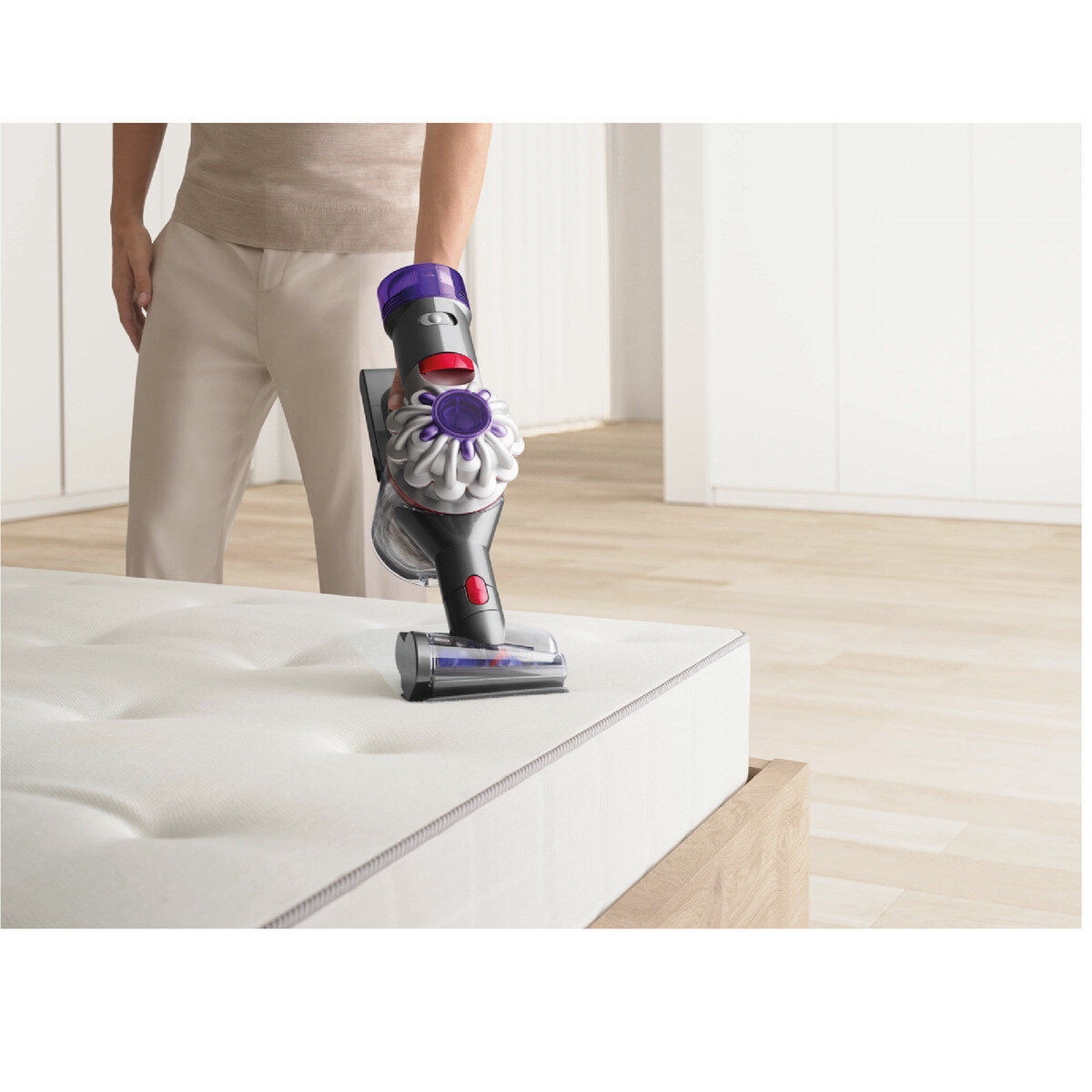 DYSON V8 コードレスクリーナー SV25 FF NI2