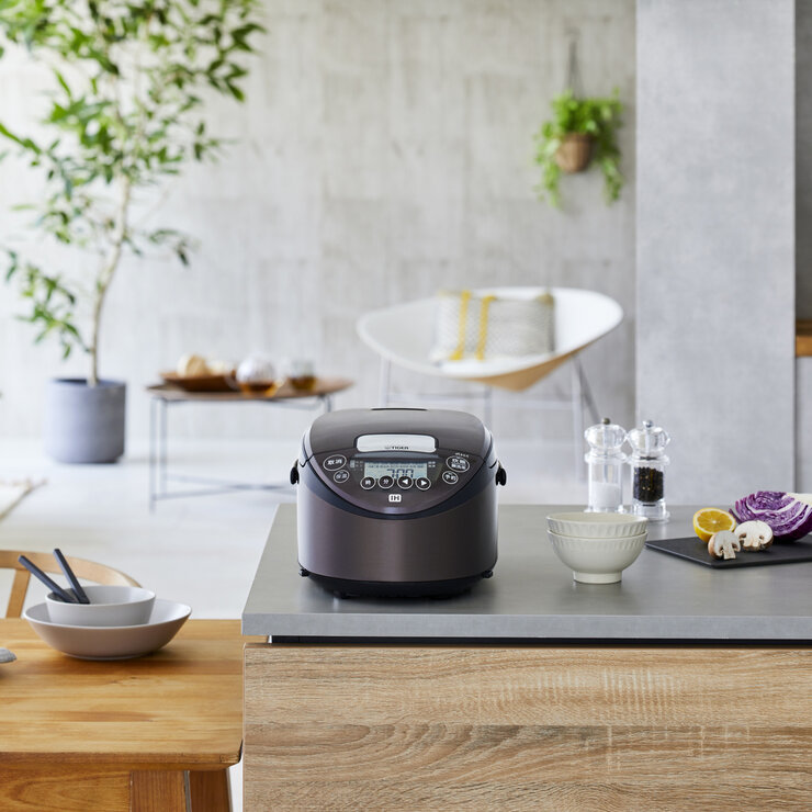 【2021年製】タイガー　IHジャー炊飯器　JPW-C100　中古　中古　リサイクルショップ宮崎屋住吉店22.6.8k タイガー魔法瓶 IHジャー炊飯器 5.5合炊き グロスブラック JPV-C100KG