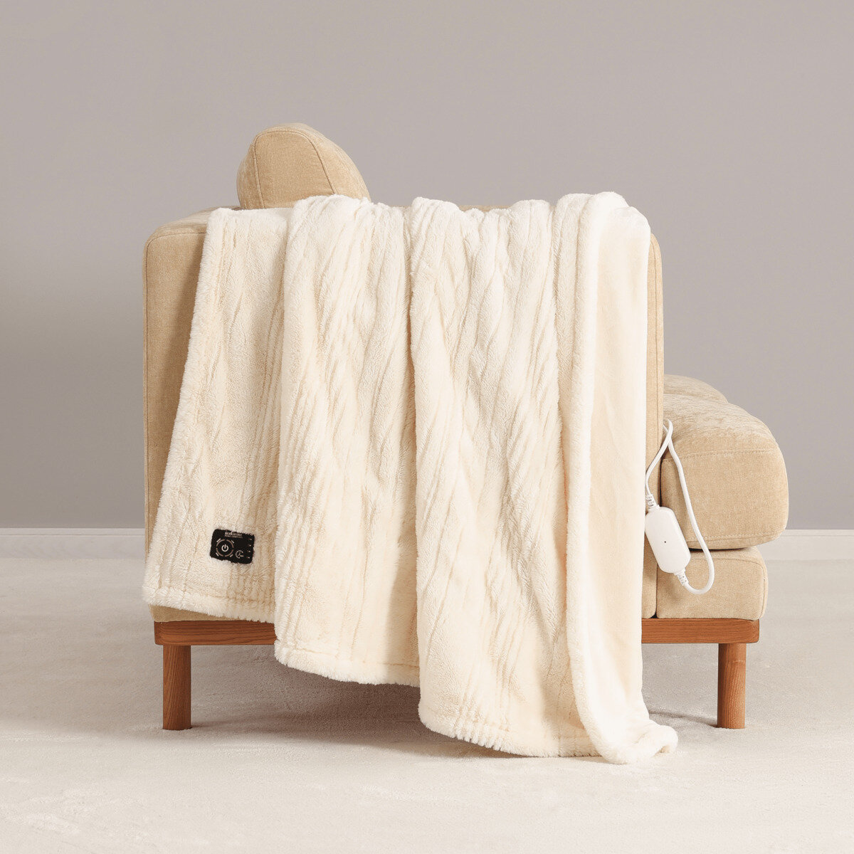 BERKSHIRE 電気大判ひざ掛け 127cm x 152cm アイボリー BERKSHIRE 電気大判ひざ掛け 127cm x 152cm アイボリー