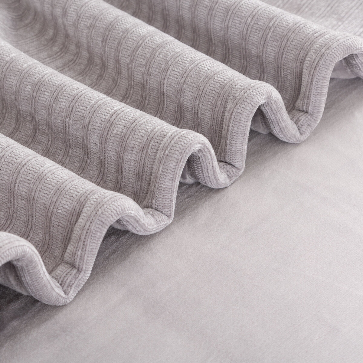 CHENILLE 大判ひざ掛け 152cm x 177cm グレー | Costco Japan