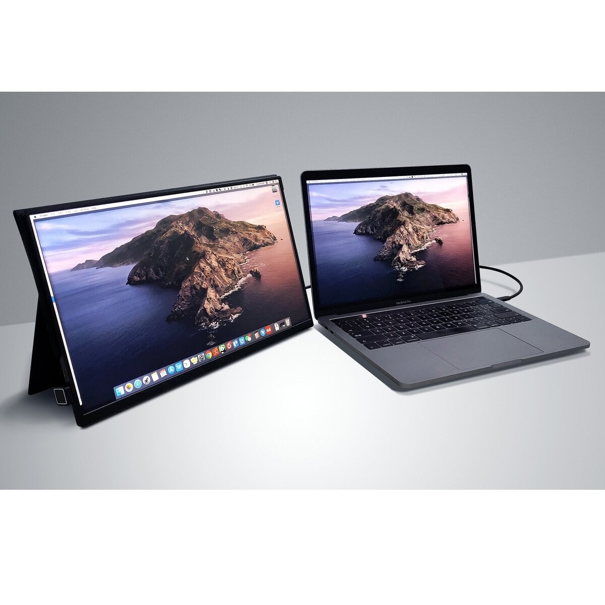 Prometheus 15.6インチ モバイル液晶ディスプレイ