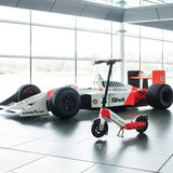 ピュア 電動キックボード アドヴァンス x マクラーレン