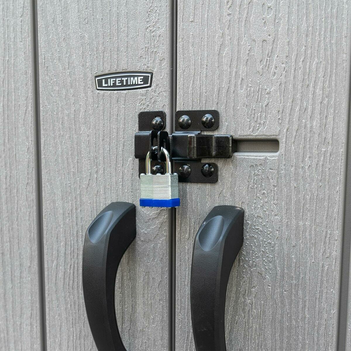 LIFETIME 棚付き 屋外用 バーティカル物置 60457A LIFETIME 棚付き 屋外用 バーティカル物置 60457A