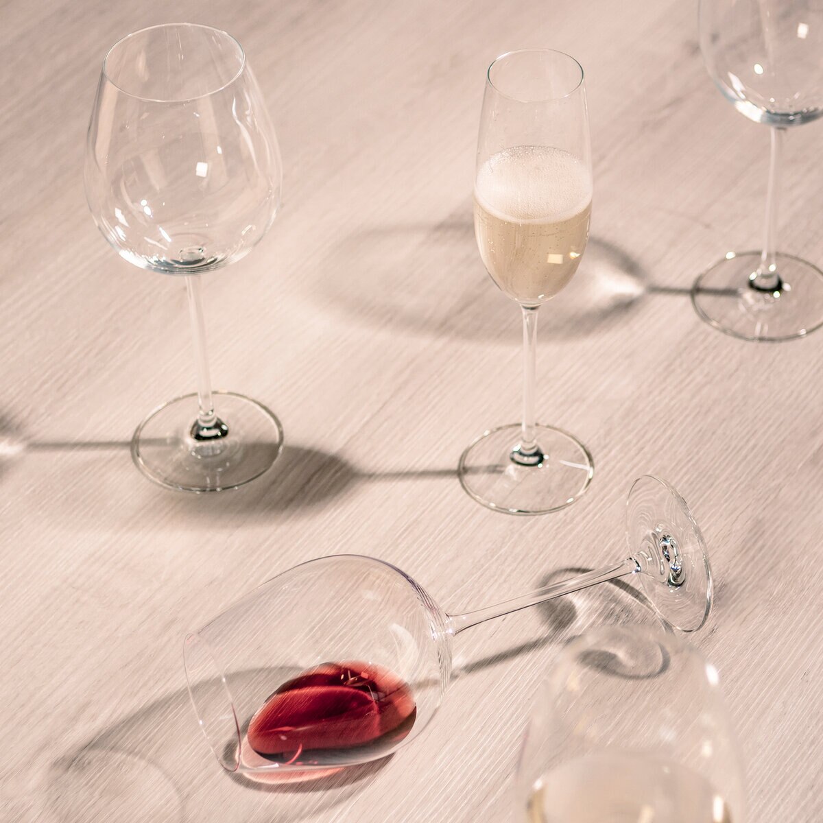 ツヴィーゼルフォルテッサジャパン VINOS スパークリンググラス 4脚 ツヴィーゼルフォルテッサジャパン VINOS スパークリンググラス 4脚
