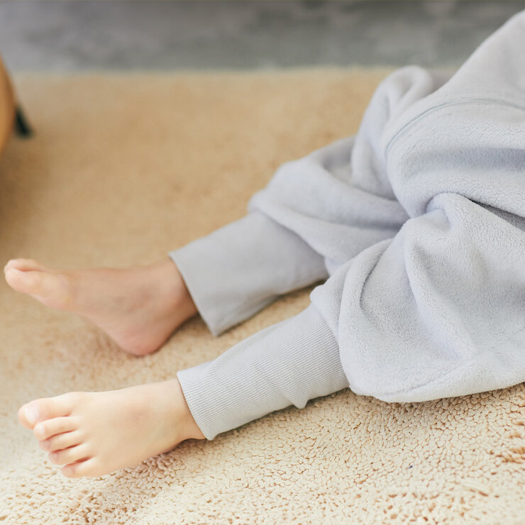 エイデンアンドアネイ フリース足つきスリーパー グレーポラー 90cm