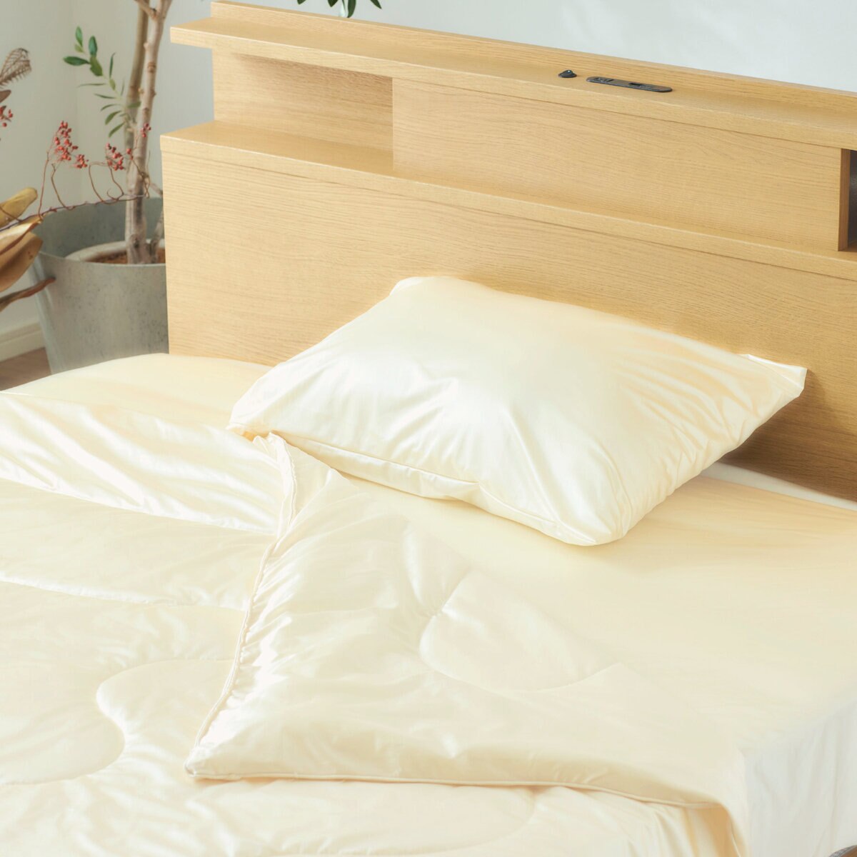 シルクタッチ コンフォーター セミダブル ベージュ