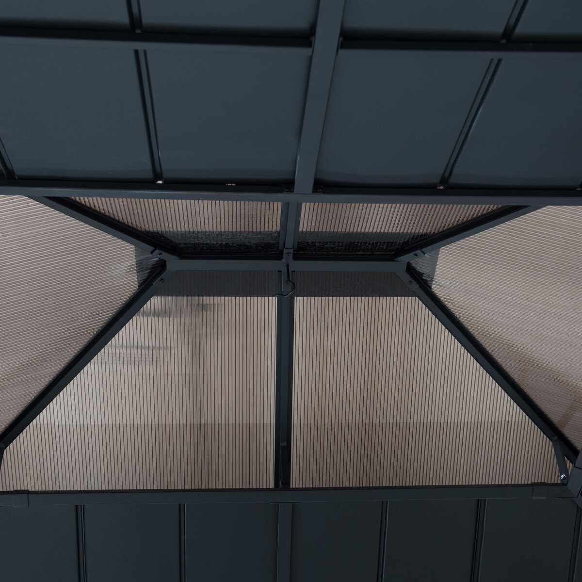サンジョイ フェンウィック 13 x 15 フィート (3.9 x 4.6m) ガゼボ