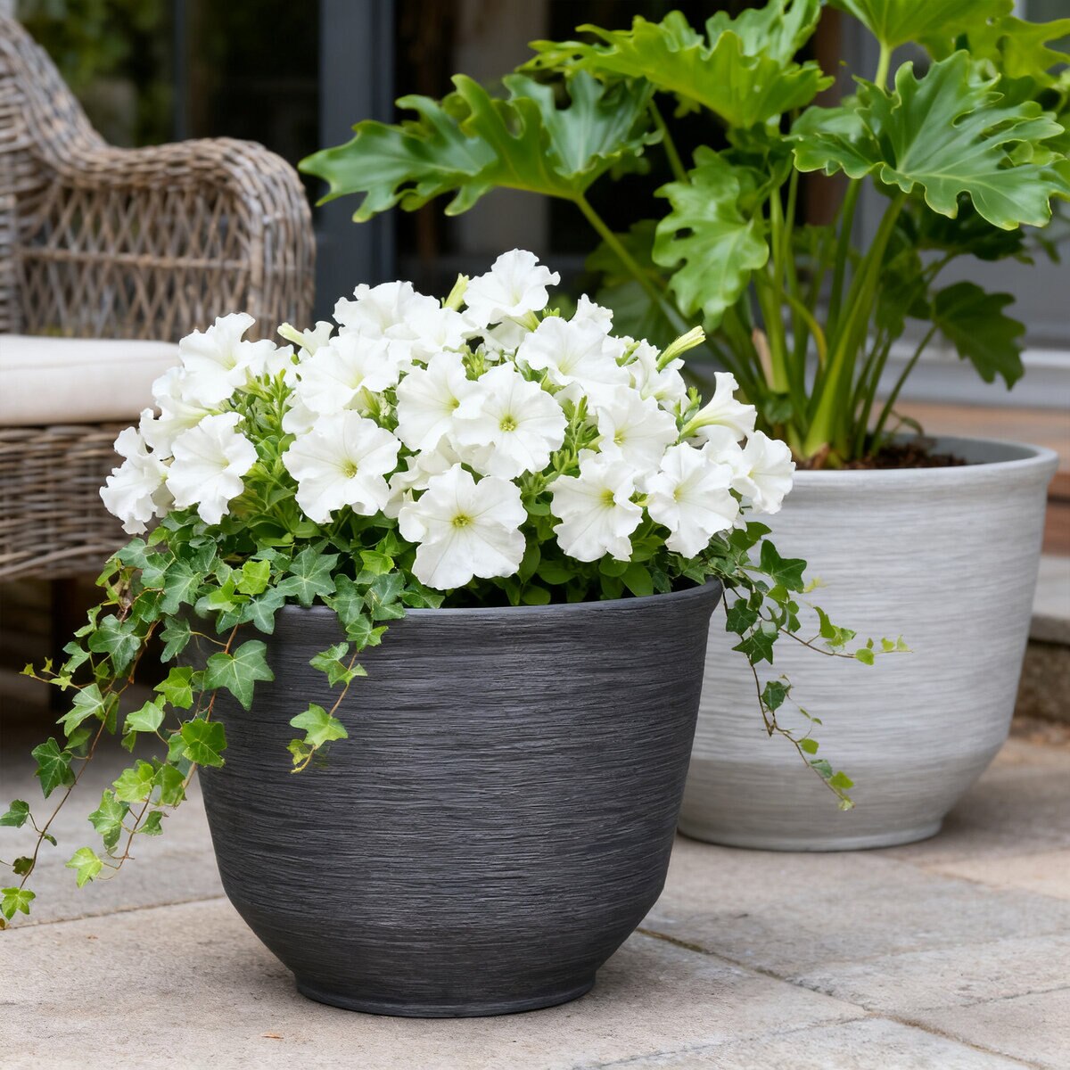 Blaire 56cm 樹脂製 プランター チャコール