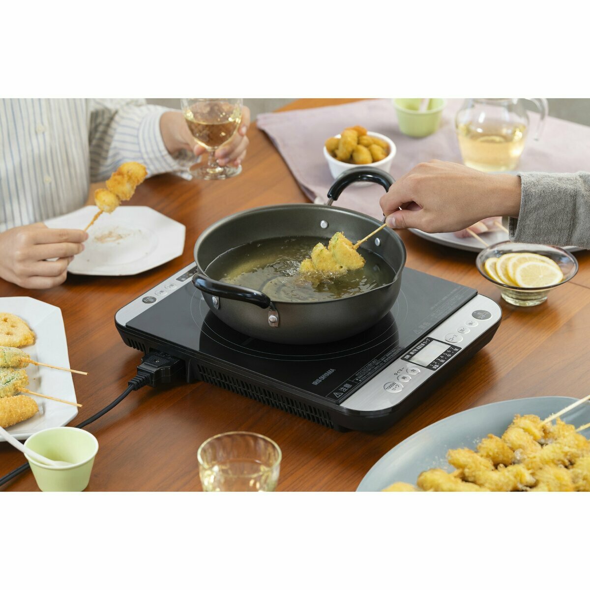 アイリスオーヤマ 卓上IHコンロ 対面操作式 1400W IHC-T61-B