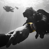 Apple Watch Ultra GPS+Cellular モデル 49mm チタニウムケースとブルー ＆ グレートレイルループ - M/L